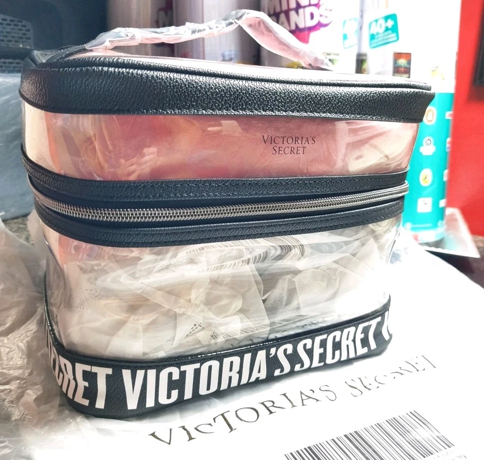 全新带标签 VICTORIA'S SECRET 化妆/火车盒 4 件 透明/粉红色/黑色 N Whit — 第 1/4 张图片