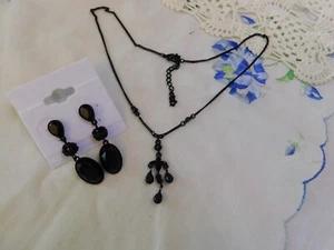 Juego de collar y pendientes colgantes de cadena negra de cristal negro - Imagen 1 de 6
