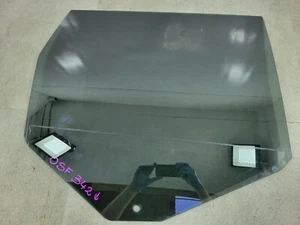 JEEP GRAND CHEROKEE WK2 13-16 OFFSIDE REAR DOOR WINDOW GLASS FACTORY TINTED - Picture 1 of 9
