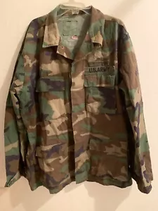 Cappotto US Army Woodland modello mimetico combattimento medio lungo, usato - Foto 1 di 7