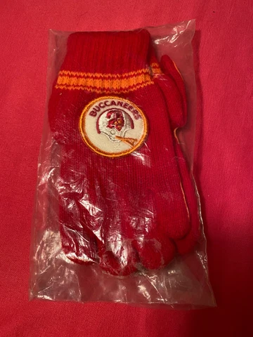 Vintage 70s 80s NFL Tampa Bay Buccaneers Gloves Winter NOS Size Small Cover