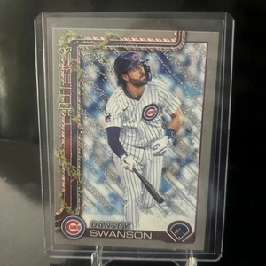 2025 Topps Holiday Dansby Swanson #H39 Silver Glitter Holiday Chicago Cubs - Picture 1 of 2