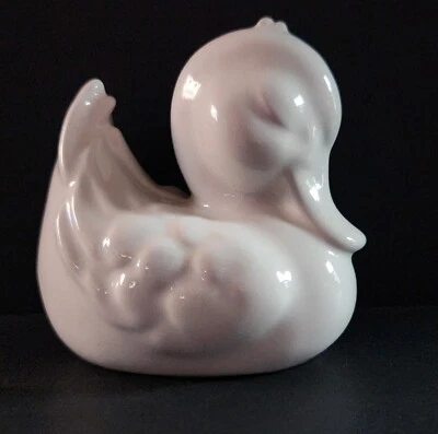 Vintage Ceramics Baby Duck figurine Cotton Ball Dispenser 1982 Refillable. - Image 1 of 4