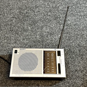 Sony ICF-710W vintage am/fm Radio Apocalypse Batteries and Corded Works Smaller - Picture 1 of 12