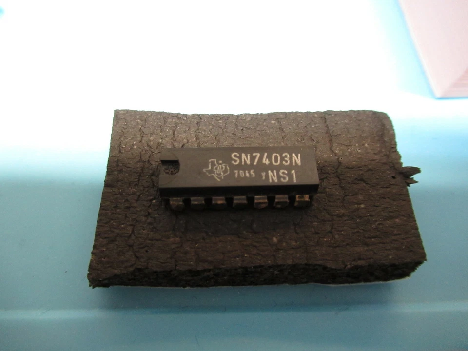 SN7403N CMOS Hex Inverter  1Stück - Bild 1 von 1