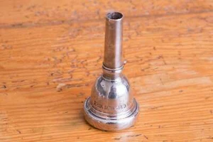 Vincent Bach Corp NEW YORK 11C Trombone Mouthpiece Small Shank LEGEND - Picture 1 of 4