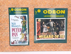 Casa de muñecas miniatura a escala 1:12, 6 carteles de películas y exhibición de odeón - Imagen 1 de 8