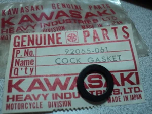 1970-84 Kawasaki C2 G4 G5 KD KH KM KT PETCOCK JUNTA DE GOMA NUEVO FABRICANTE DE EQUIPOS ORIGINALES 92065-061 - Imagen 1 de 1