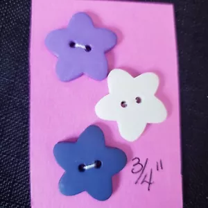3x Vintage .75"/18mm Purple White Slate Blue Flower-Shaped 2-Hole Flat Buttons - Picture 1 of 5