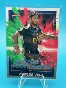 2022 Topps Finest MLS Carlos Vela calciatori premiati verde rosso fusione /25 #PFF-2 - Foto 1 di 3