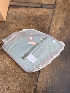 LAND ROVER RANGE ROVER SPORT L320 Front Right Door Glass LR041637 NEW GENUINE - Picture 1 of 2