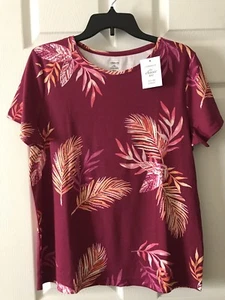 Croft & Barrow Women’s Classic Plum Crew Neck Tee Shirt Size Small Red Palm - Picture 1 of 7