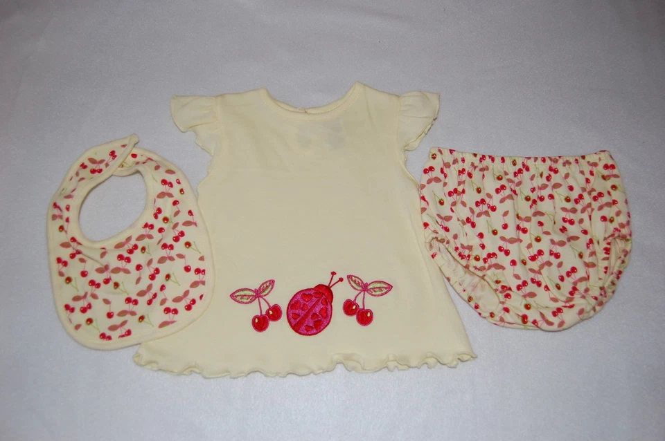 Vestido para niñas pequeñas BLOOMERS babero AMARILLO Ladybug cerezas 0-3 meses Fisher Price Foto 1 de 1