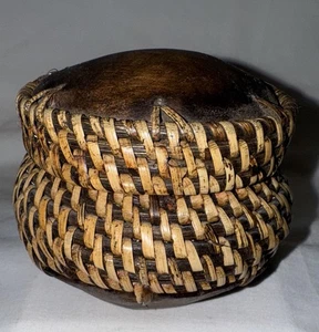 Indonesischer Lombok handgefertigter geflochtener Ratan Korb mit Holzdeckel Salzglas - Bild 1 von 12