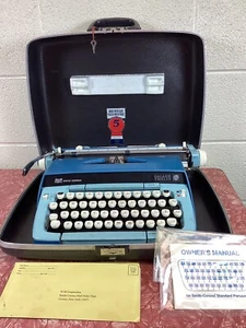 Smith Corona Galaxie Twelve XII 12 manual Typewriter Atomic Blue in case W/key - Picture 1 of 21