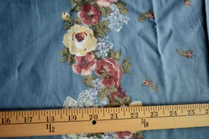 ROSEBUDS & LACE DOUBLE BORDERS 100% COTTON FABRIC 24X45 INCHES DAISY KINGDOM - Picture 1 of 2