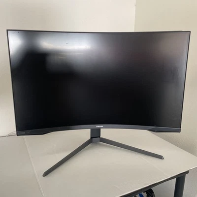 samsung gaming monitor curved - Image 1 of 4