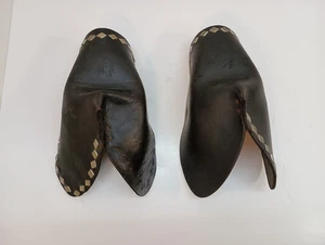 Vintage Hooded Wood Stirrups - Picture 1 of 7