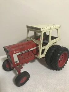 Trattore 1/16 Ertl Farmall 1466 International Turbo pressofuso con doppi usato - Foto 1 di 7