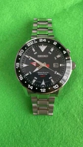 SEIKO Kinetic GMT Function Sportura Black Dial Analog Date Men's Watch Used - Picture 1 of 8