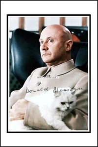 Donald Pleasence, Autographed, Pure Cotton Canvas Image. Limited Edition (DP202) - Picture 1 of 1
