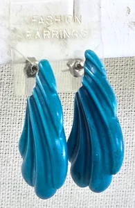 Vintage Turquoise Blue Resin Ribbed Wing Pierced Earrings 1-1/2" - Picture 1 of 8