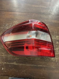 2009-2011 Mercedes Benz W164 ML350 ML550 Left Driver Side Tail Light OEM.U - Picture 1 of 10