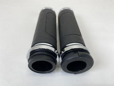 Harley-Davidson Tri Glide 2013 empuñaduras de goma FLHTCUTG cromadas de 1"  Foto 1 de 3