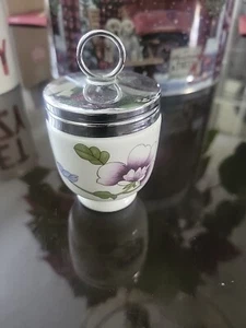 Royal Worcester ""Astley"" feines Porzellan Eierverhätschchen in OVP, Blumen - Bild 1 von 5