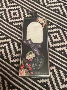 Baylis & Harding of England Foot Gift Set Verbena & Chamomile Sock and Lotion - Picture 1 of 5