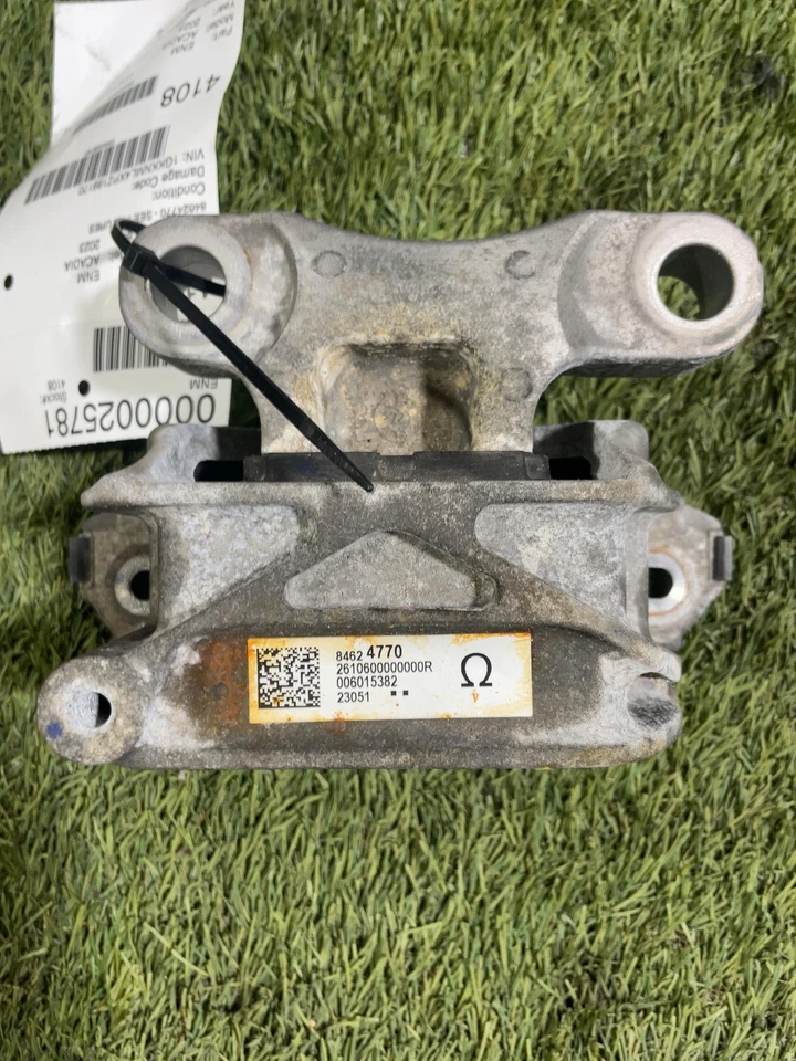✅ 2023 GMC ACADIA ENGINE FRAME MOUNT PN: 84624770 OEM - Image 1 of 4