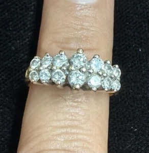 14K Yellow Gold Diamond Cluster Ring 3.5g Sz 8.5 - PRE OWNED - Picture 1 of 11