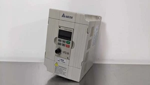 Delta VFD015M43B Azionamento a frequenza variabile 2HP 0,1-400Hz trifase - Foto 1 di 1