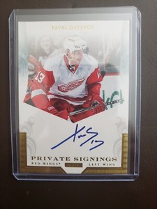 2010-11 Pavel Datsyuk Autograph Private Signings GOLD Panini Crown Royale Hockey