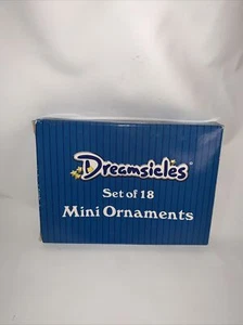 NUEVO Juego de 18 mini árbol adornos navideños miniatura Dreamsicles - Imagen 1 de 2