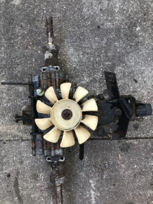 Eaton 750 Hydrostatic Transaxle Transmission Simplicity 12.5 LTH Hydro - Image 1 of 4