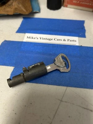 Ford Galaxie 1962 nuevo cilindro de bloqueo de maletero con llave con logotipo C2Az Foto 1 de 4