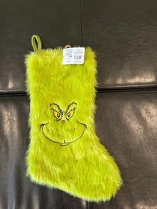 Der Grinch ~ Fuzzy Stocking ~ Weihnachtsdeko ~ Dr. Seuss NEU - Bild 1 von 3