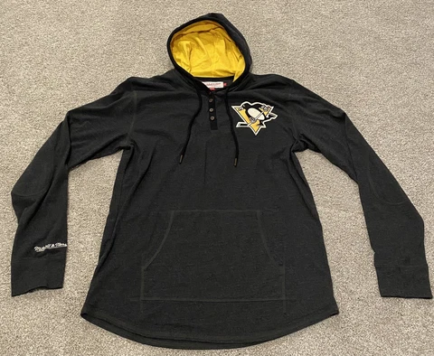 Mitchell & Ness Pittsburgh Penguins Hooded Long-Sleeve Men’s Large Cover
