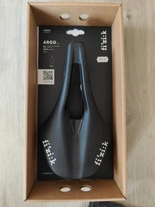 Boxed Fizik Vento Argo R5 Saddle 150mm – Black – Performance – S-Alloy Rails - Picture 1 of 3
