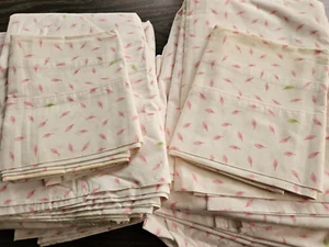 Vintage 2 pairs Single Bed Sheet Sets Small Pink Leaves - Picture 1 of 2