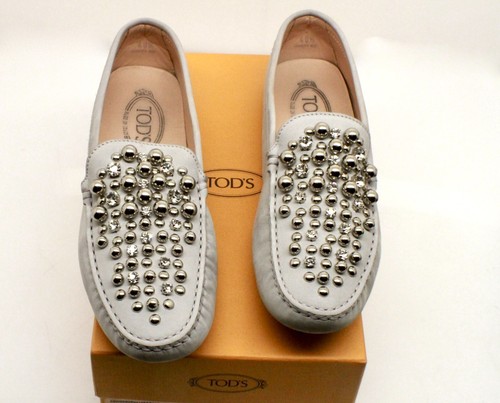 TOD’S Mocassino Tod's bianco con accento palline argento