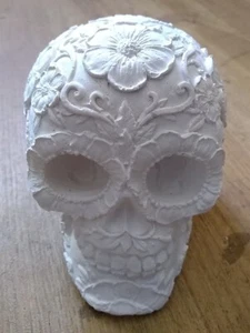 LARGE PLASTER PANSY FLOWER SKULL (DIY!) decorate paint crafts etc 11x8x13 cm - Picture 1 of 6