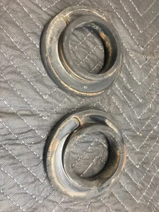 1968-1973 Datsun 510 Wagon OEM Right Left Rear COIL SPRINGS Cushions Bumps PAIR - Picture 1 of 3