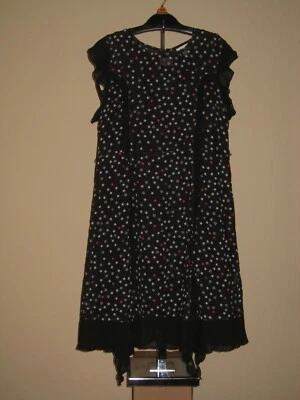 D-SIGNED SPECIAL EDITION GIRLS DESCENDANTS BLACK WHITE RED STARS DRESS L(14-16) - Image 1 of 4