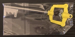 NEU - 4,5" Kingdom Hearts Sora's Key Metal Prop Replica Bam Box Gamer Exclusive - Bild 1 von 2