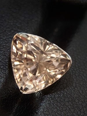 Piedra preciosa de kuncita afgana - oculdita natural facetada 8,85 CTS Foto 1 de 4