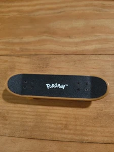 Pokemon Mini Skateboard - Bild 1 von 2