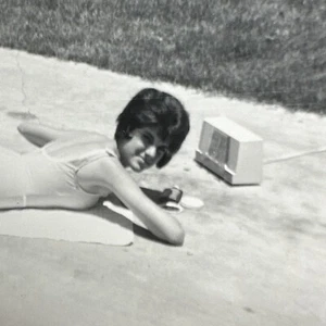 1960s Barefoot Woman Swimsuit VINTAGE PHOTO snapshot Radio Pinup Gorgeous thin - Picture 1 of 5