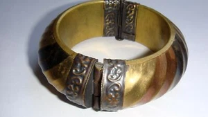 Armreif mit Scharnier Verschluss, innen goldfarbig Ø 8cm, Breite 2,7cm - Bild 1 von 4